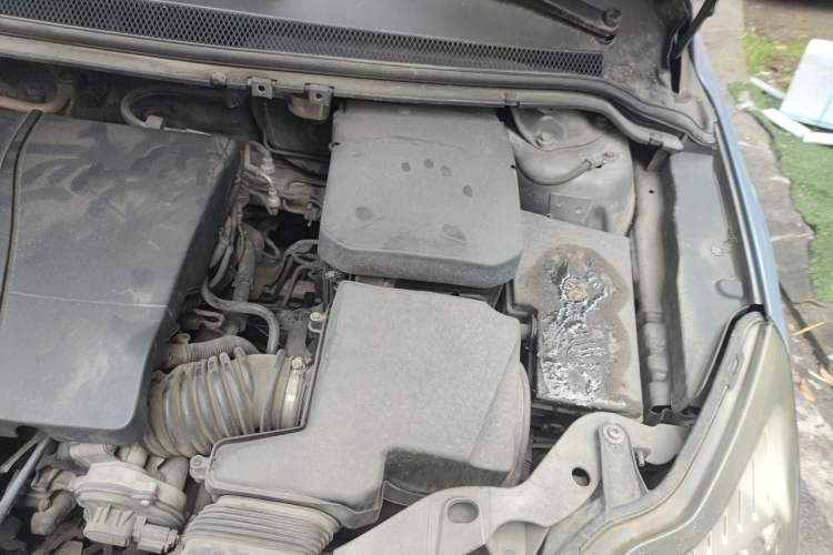 Used Ford Focus 2011 Hatchback 1.8L Manual Classic Model Engine Bay Left
