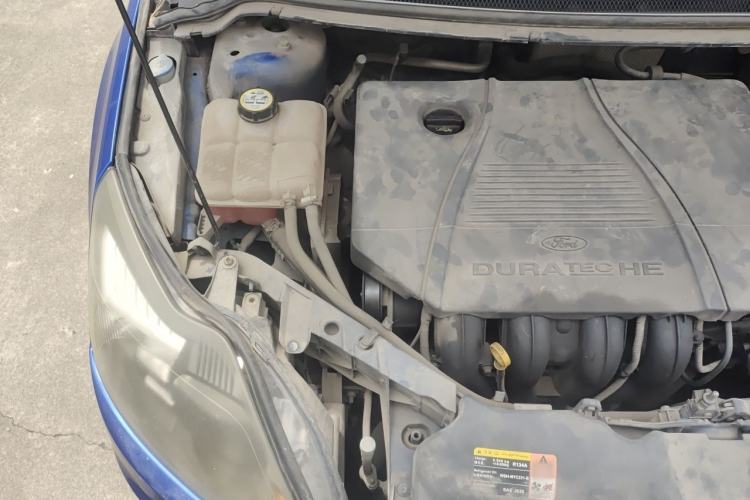 Used Ford Focus 2011 Hatchback 1.8L Automatic Fashion Edition Engine Bay Right