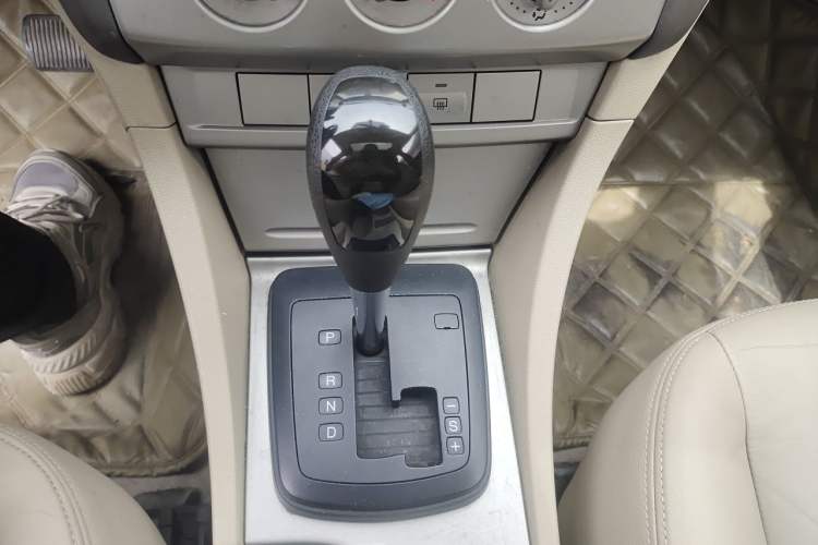 Used Ford Focus 2011 Hatchback 1.8L Automatic Fashion Edition Gear Lever