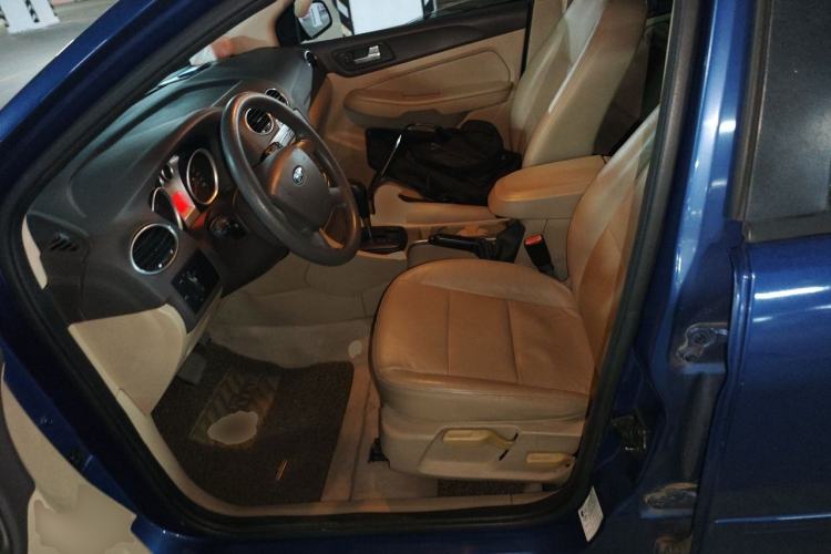 Used Ford Focus 2011 Sedan 1.8L Automatic Fashion Edition Left Front Seat