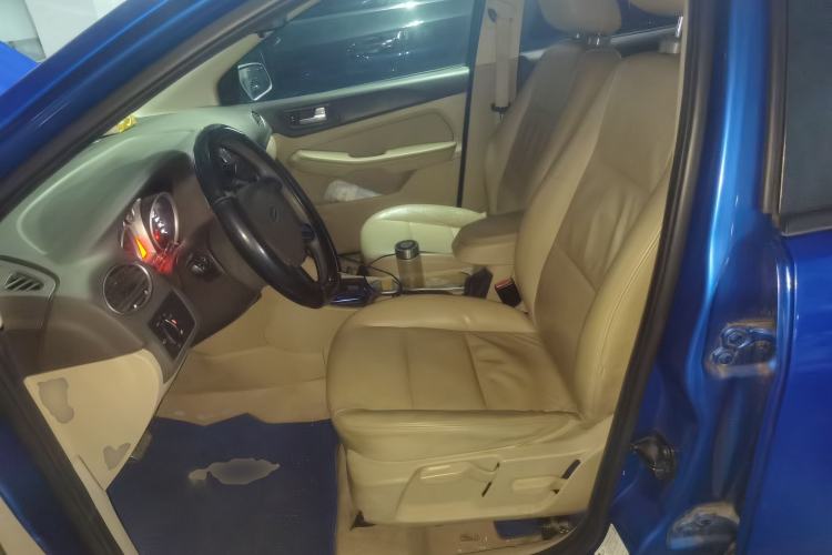Used Ford Focus 2011 Hatchback 1.8L Automatic Fashion Edition Left Front Seat