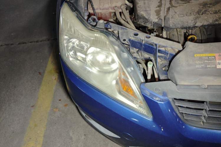 Used Ford Focus 2011 Sedan 1.8L Automatic Fashion Edition Right Front Headlight
