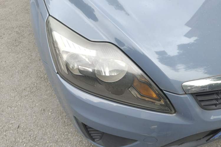 Used Ford Focus 2011 Hatchback 1.8L Manual Classic Model Right Front Headlight