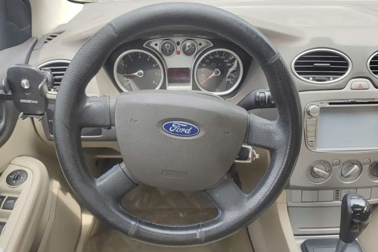 Used Ford Focus 2011 Hatchback 1.8L Automatic Fashion Edition Steering Wheel