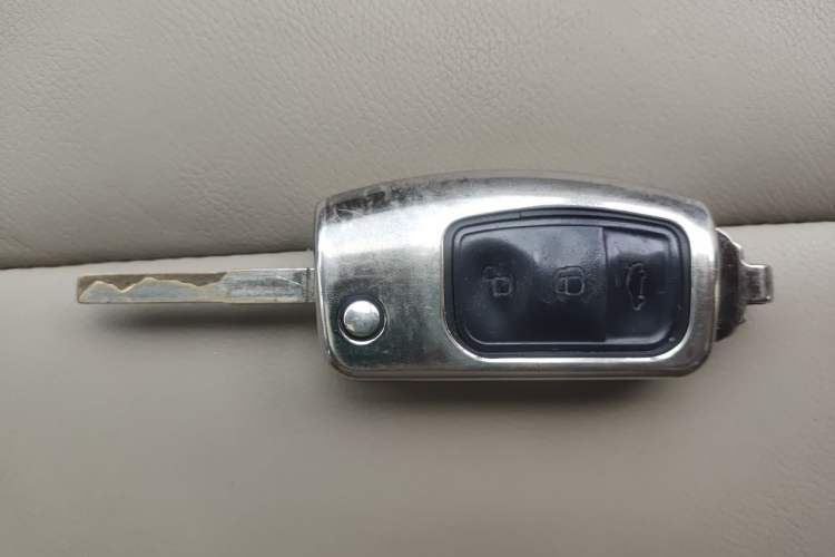 Used Ford Focus 2011 Hatchback 1.8L Automatic Fashion Edition Vehicle Key