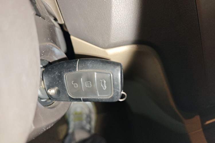 Used Ford Focus 2011 Sedan 1.8L Automatic Fashion Edition Vehicle Key
