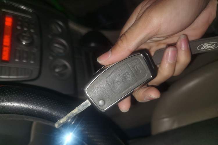 Used Ford Focus 2011 Hatchback 1.8L Automatic Fashion Edition Vehicle Key