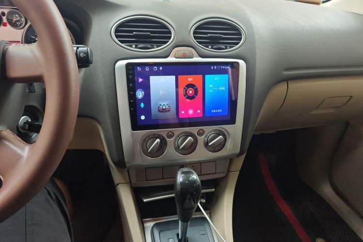 Used Ford Focus 2011 Sedan 1.8L Automatic Fashion Edition Audio And AC Panel