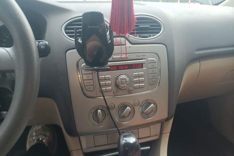 Used Ford Focus 2011 Sedan 1.8L Automatic Fashion Edition Audio And AC Panel