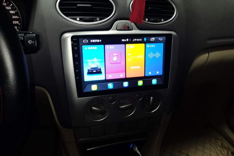 Used Ford Focus 2011 Sedan 1.8L Manual Classic Model Audio And AC Panel