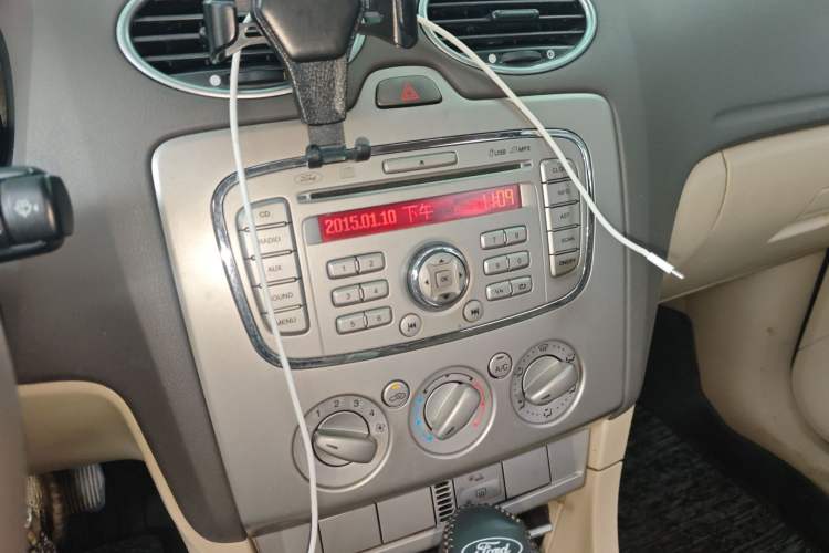 Used Ford Focus 2011 Sedan 1.8L Automatic Fashion Edition Audio And AC Panel