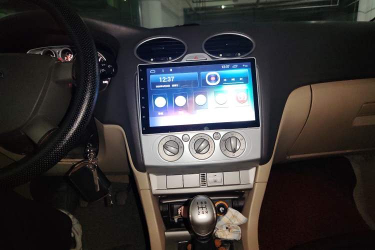 Used Ford Focus 2011 Sedan 1.8L Manual Comfort Model Audio And AC Panel