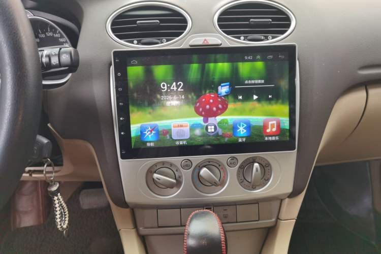 Used Ford Focus 2011 Sedan 1.8L Automatic Fashion Edition Audio And AC Panel