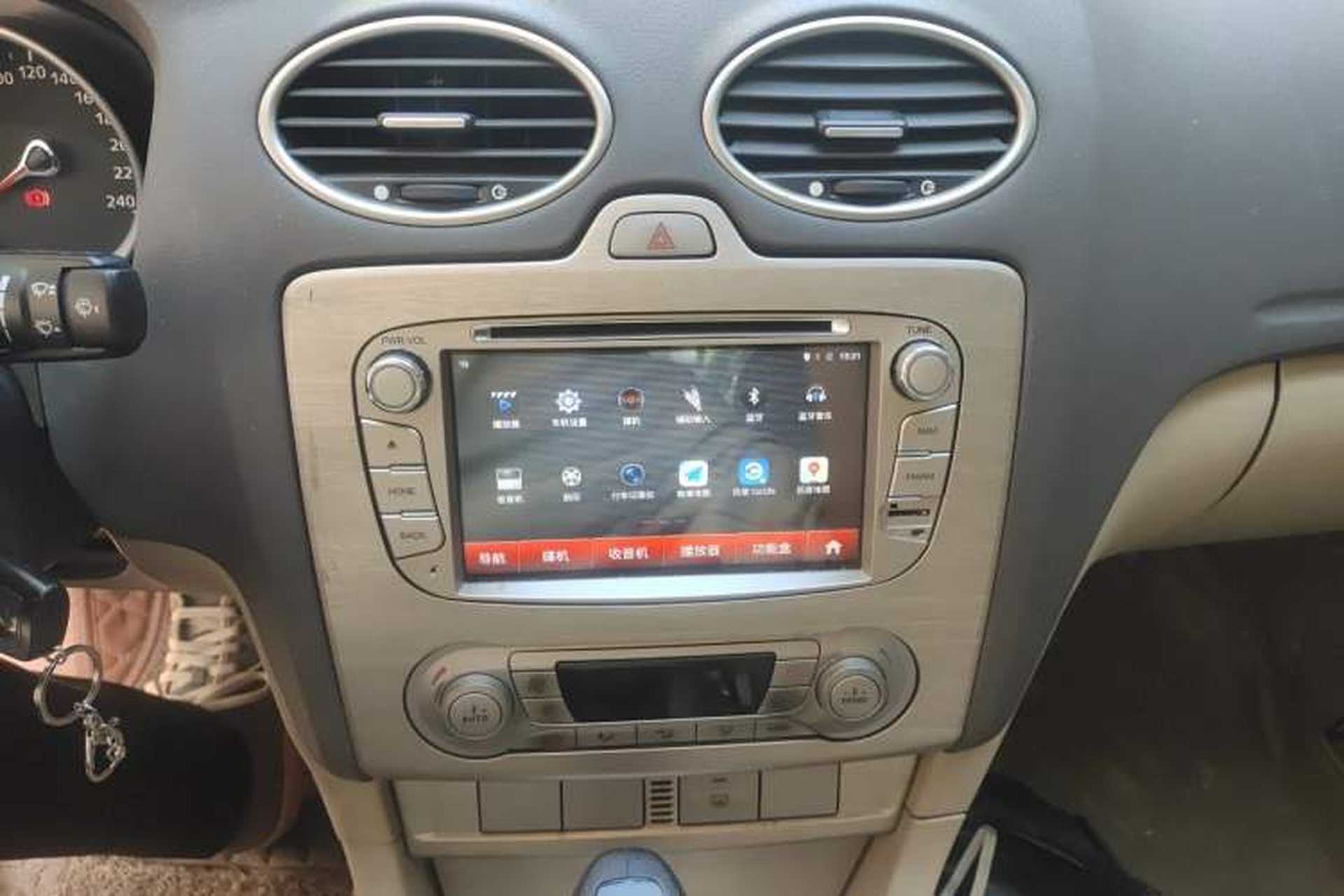 Used Ford Focus 2011 Sedan 1.8L Automatic Luxury Model Audio And AC Panel
