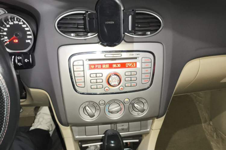 Used Ford Focus 2011 Hatchback 1.8L Automatic Fashion Edition Audio And AC Panel