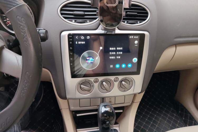 Used Ford Focus 2011 Sedan 1.8L Automatic Fashion Edition Audio And AC Panel