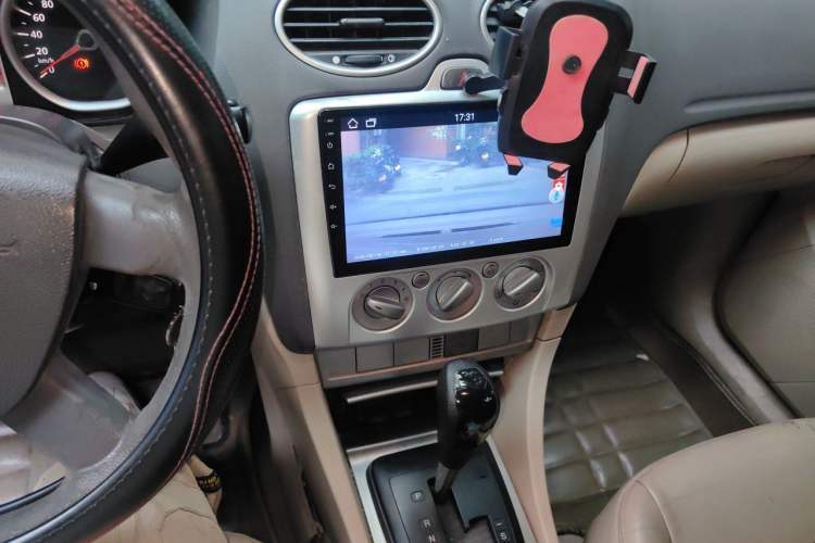 Used Ford Focus 2011 Sedan 1.8L Automatic Fashion Edition Audio And AC Panel
