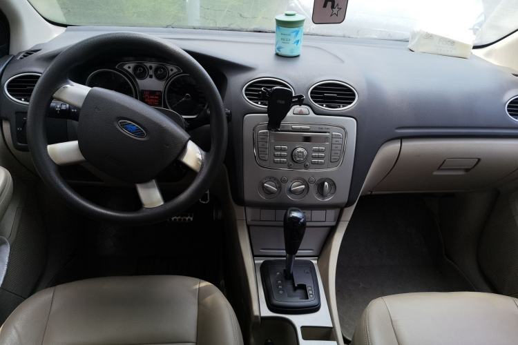 Used Ford Focus 2011 Hatchback 1.8L Automatic Fashion Edition Center Console