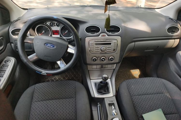 Used Ford Focus 2011 Hatchback 1.8L Manual Classic Model Center Console