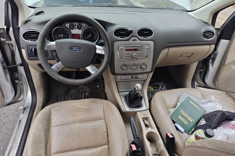 Used Ford Focus 2011 Sedan 1.8L Manual Classic Model Center Console