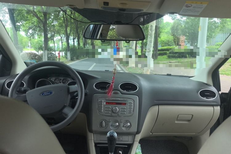 Used Ford Focus 2011 Sedan 1.8L Automatic Fashion Edition Center Console