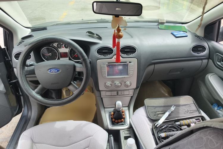 Used Ford Focus 2011 Hatchback 1.8L Manual Classic Model Center Console