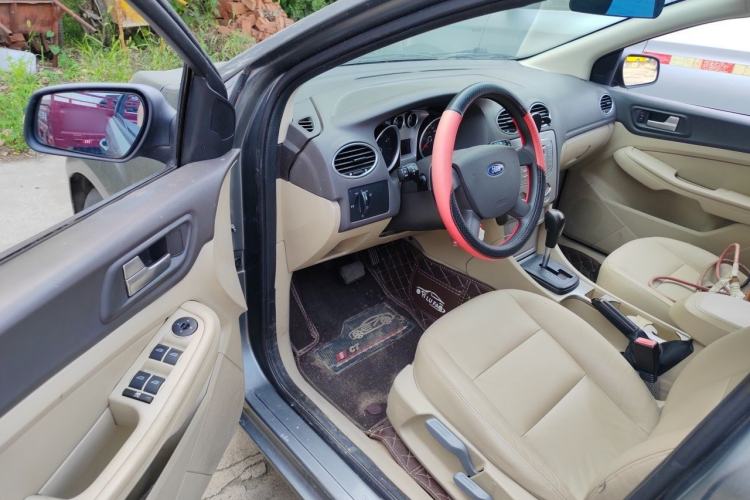 Used Ford Focus 2011 Sedan 1.8L Automatic Fashion Edition Driver Seat