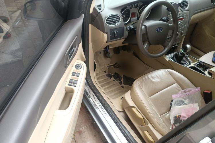 Used Ford Focus 2011 Sedan 1.8L Manual Comfort Model Driver Seat