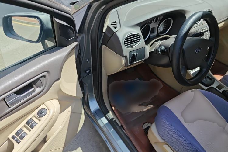 Used Ford Focus 2011 Sedan 1.8L Automatic Fashion Edition Driver Seat