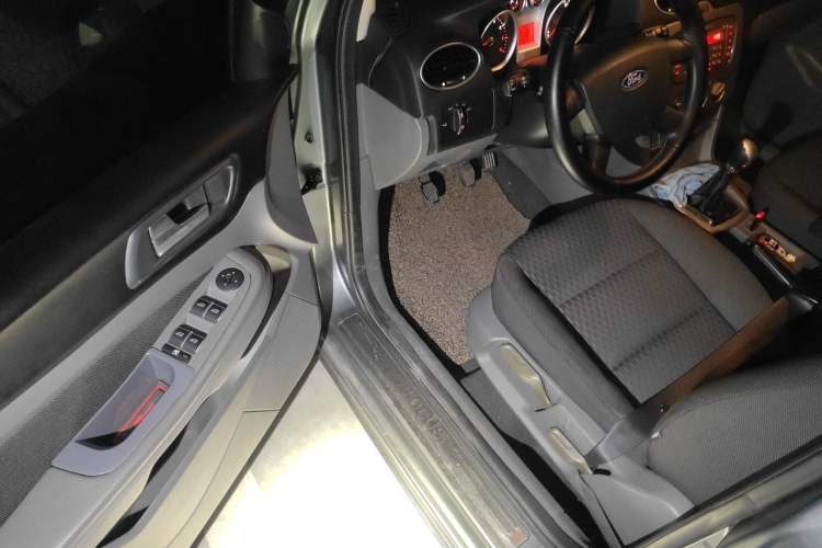 Used Ford Focus 2011 Hatchback 1.8L Manual Comfort Model Driver Seat