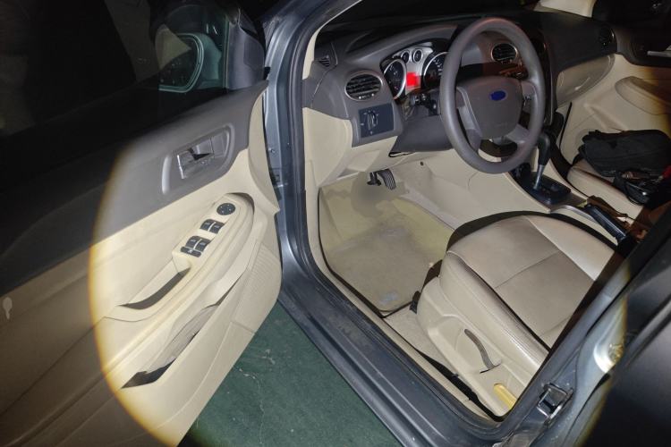 Used Ford Focus 2011 Sedan 1.8L Automatic Fashion Edition Driver Seat