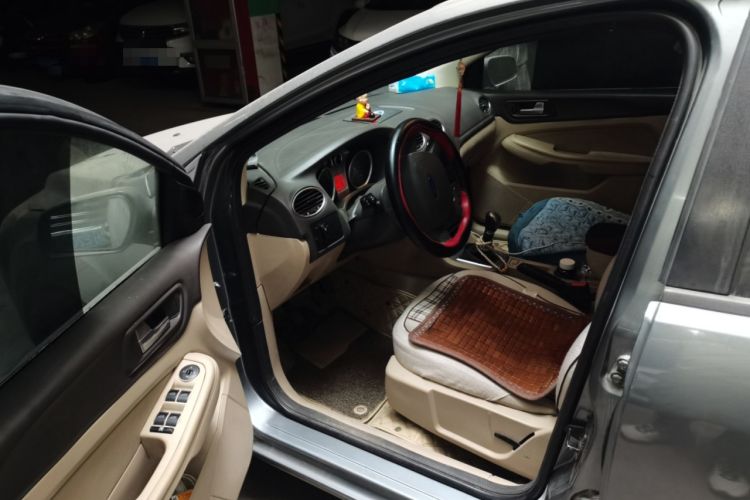 Used Ford Focus 2011 Sedan 1.8L Manual Classic Model Driver Seat
