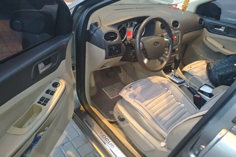 Used Ford Focus 2011 Sedan 1.8L Automatic Luxury Model Driver Seat