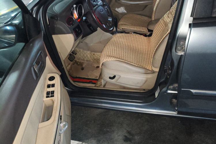 Used Ford Focus 2011 Sedan 1.8L Automatic Fashion Edition Driver Seat
