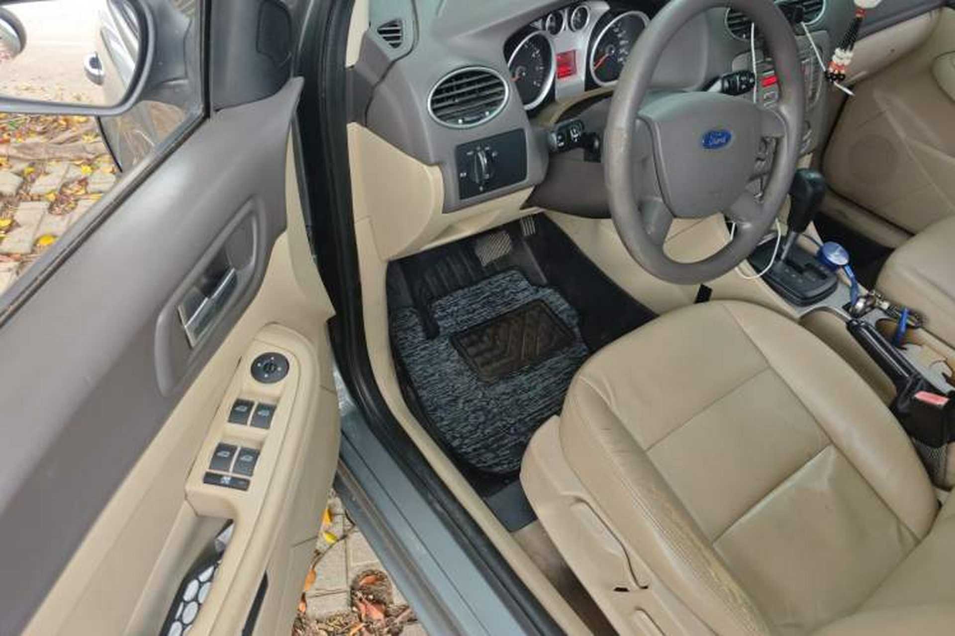 Used Ford Focus 2011 Sedan 1.8L Automatic Fashion Edition Driver Seat