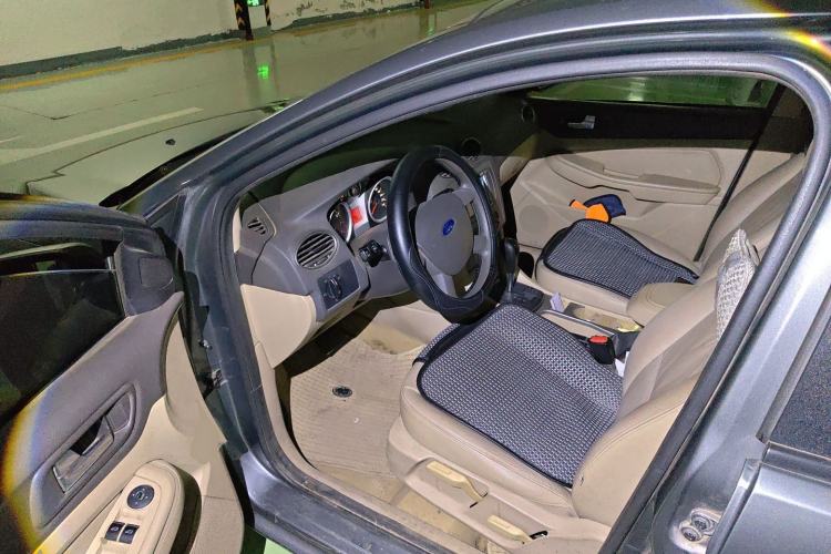 Used Ford Focus 2011 Sedan 1.8L Automatic Fashion Edition Driver Seat