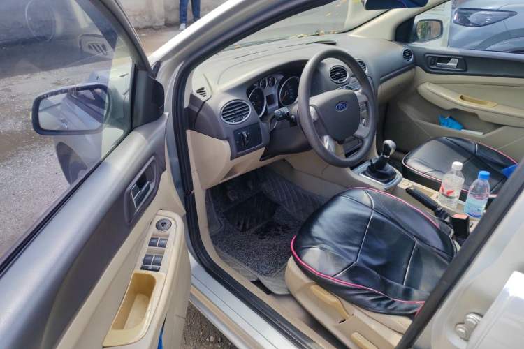Used Ford Focus 2011 Sedan 1.8L Manual Comfort Model Driver Seat