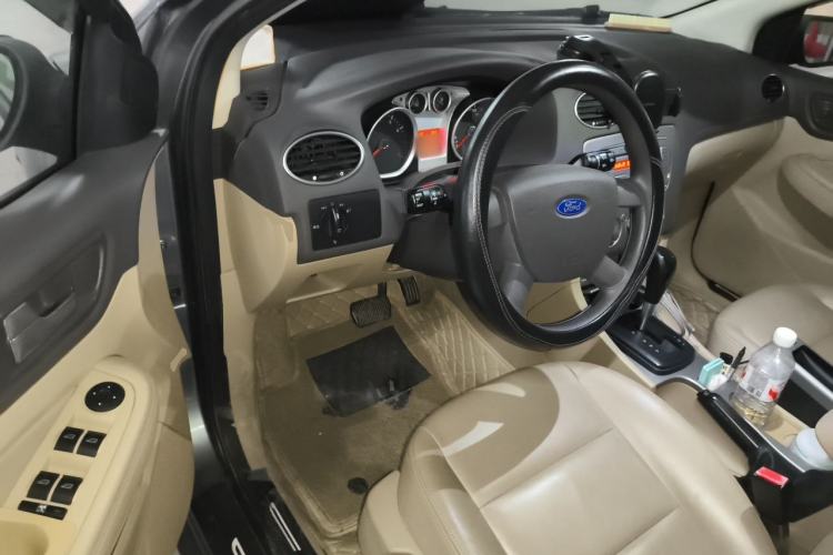 Used Ford Focus 2011 Hatchback 1.8L Automatic Fashion Edition Driver Seat