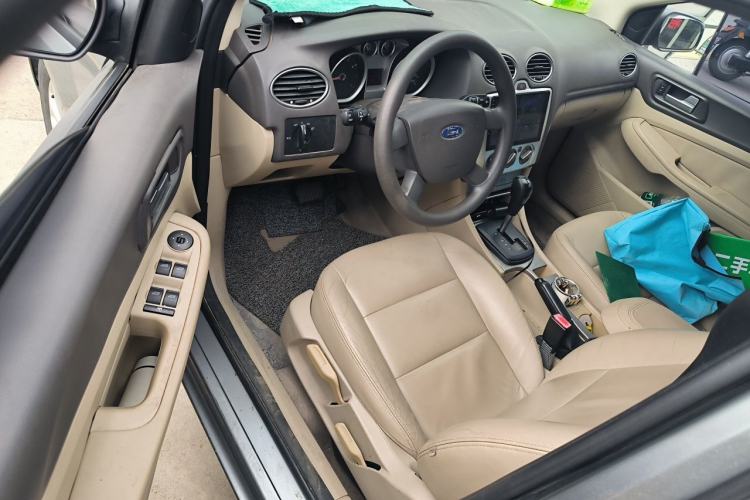 Used Ford Focus 2011 Sedan 1.8L Automatic Fashion Edition Driver Seat
