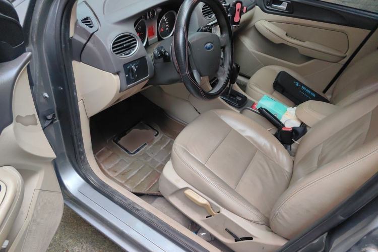 Used Ford Focus 2011 Sedan 1.8L Automatic Fashion Edition Driver Seat