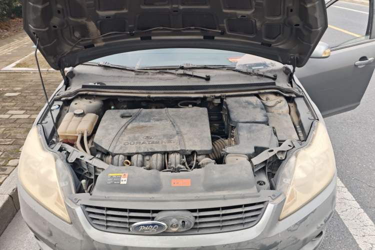 Used Ford Focus 2011 Sedan 1.8L Manual Classic Model Engine Bay