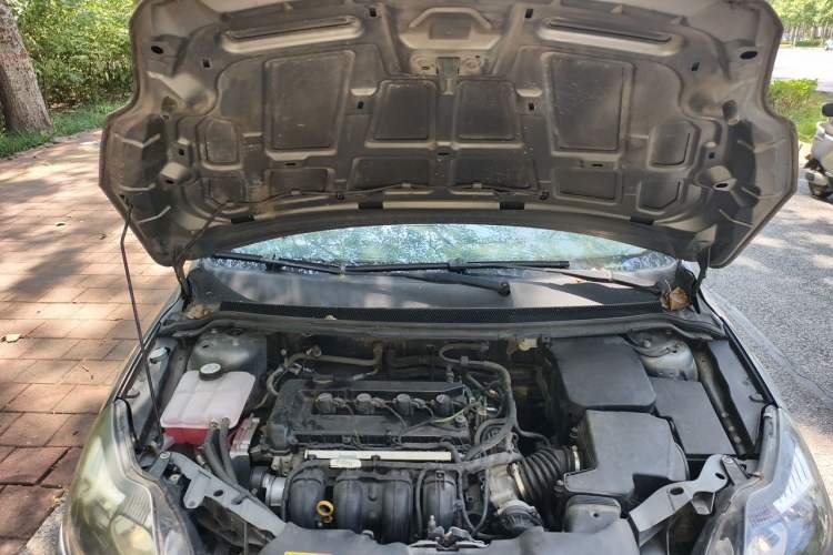 Used Ford Focus 2011 Hatchback 1.8L Manual Classic Model Engine Bay