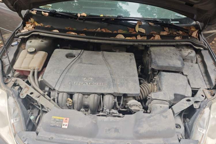 Used Ford Focus 2011 Sedan 1.8L Automatic Fashion Edition Engine Bay