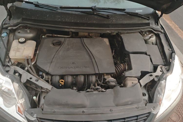 Used Ford Focus 2011 Sedan 1.8L Automatic Luxury Model Engine Bay