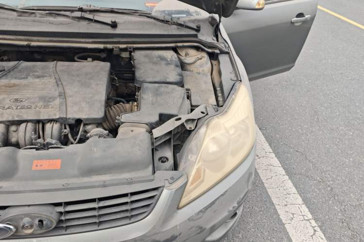Used Ford Focus 2011 Sedan 1.8L Manual Classic Model Engine Bay Left