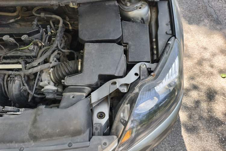 Used Ford Focus 2011 Hatchback 1.8L Manual Classic Model Engine Bay Left