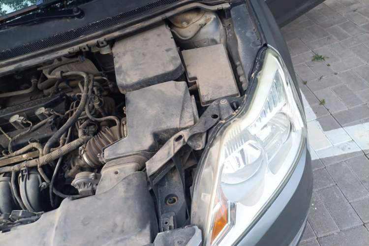 Used Ford Focus 2011 Sedan 1.8L Automatic Fashion Edition Engine Bay Left