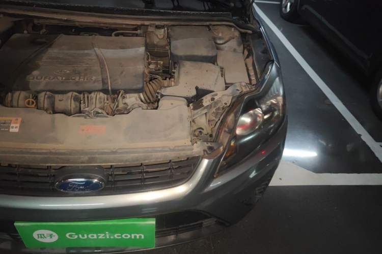 Used Ford Focus 2011 Hatchback 1.8L Manual Comfort Model Engine Bay Left
