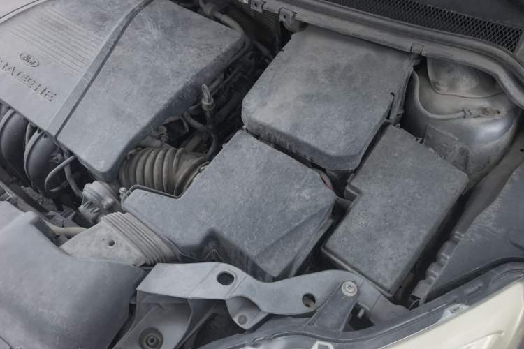 Used Ford Focus 2011 Sedan 1.8L Automatic Fashion Edition Engine Bay Left