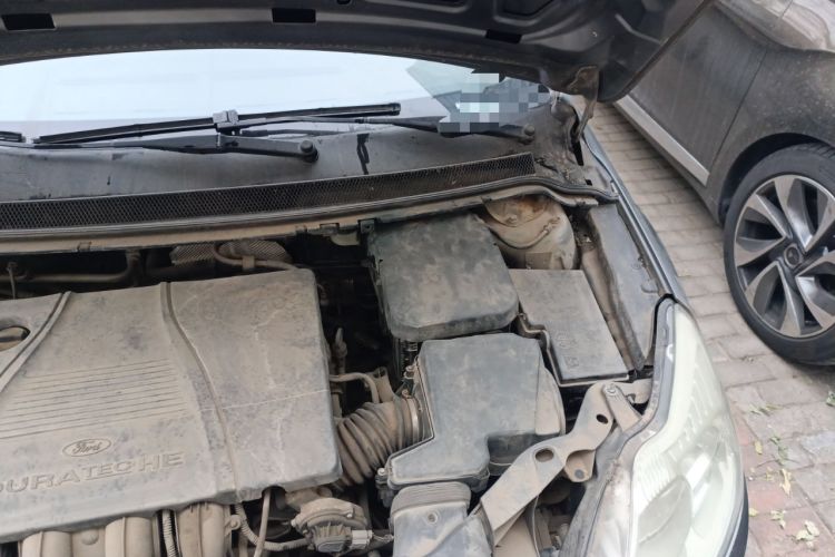 Used Ford Focus 2011 Sedan 1.8L Automatic Fashion Edition Engine Bay Left